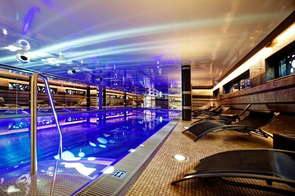 L'Hermitage Gantois, Autograph Collection Lille Exterior foto The pool at the InterContinental London The O2