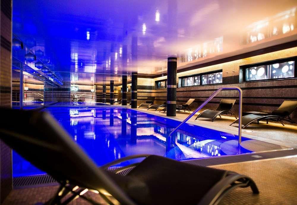 L'Hermitage Gantois, Autograph Collection Lille Exterior foto The swimming pool at the hotel