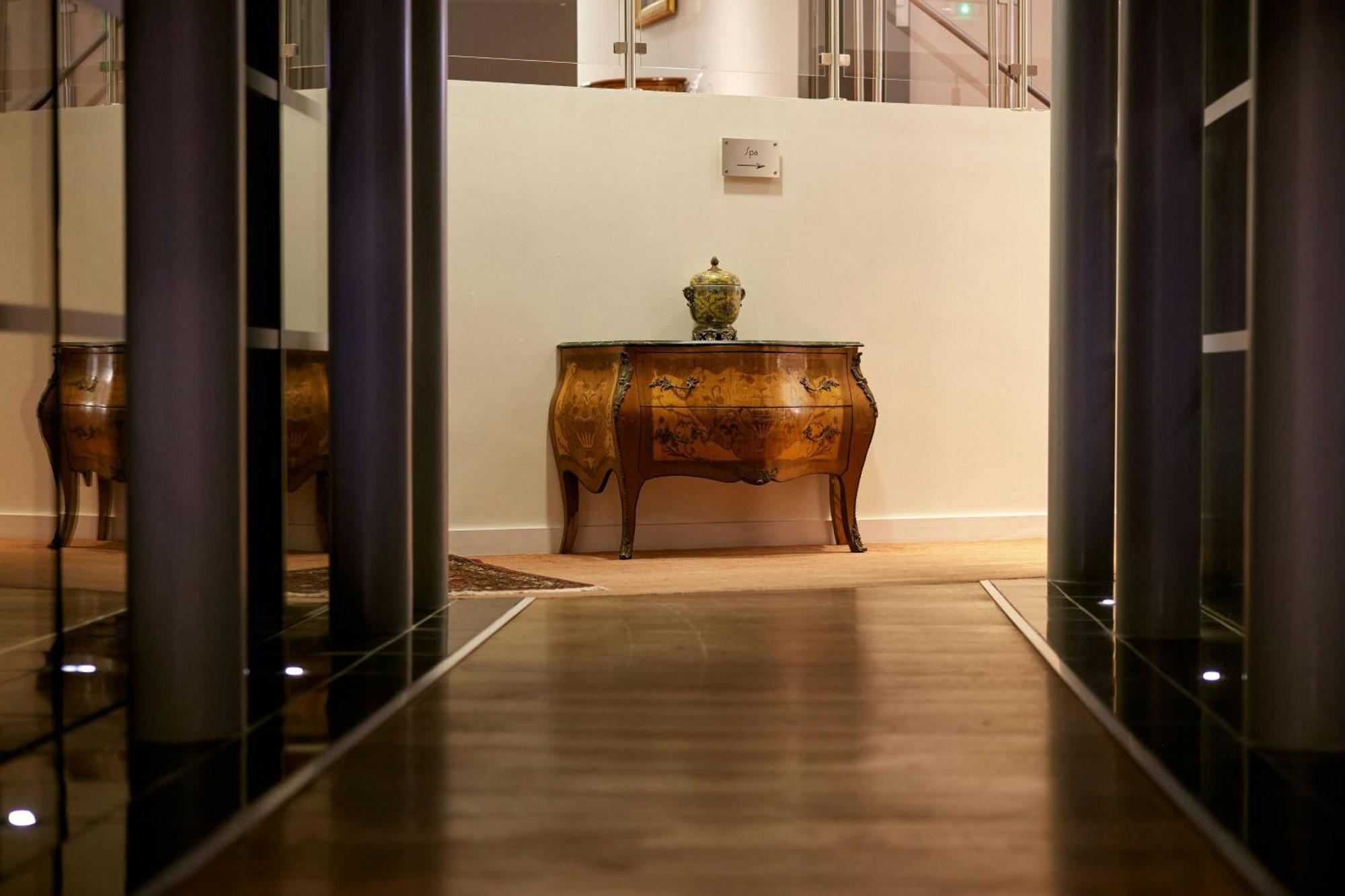L'Hermitage Gantois, Autograph Collection Lille Exterior foto Interior of the hotel